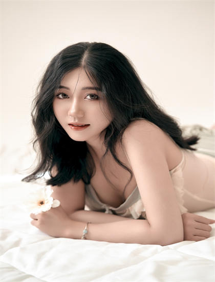 文化思考《辽远的乡村》：探索导演的艺术风格与视觉语言 理解作品的时代背景与文化语境